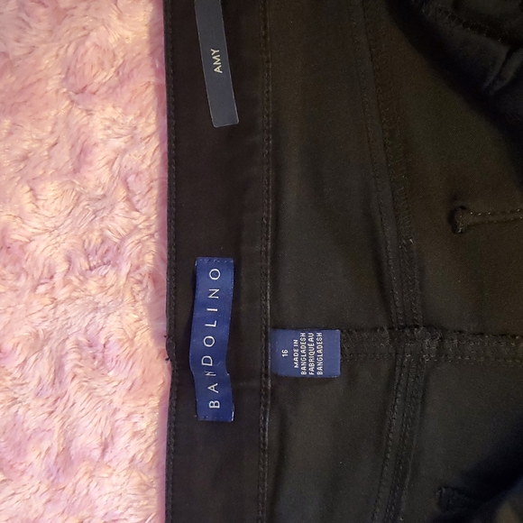 Bandolino Women's  Amy Straight Leg Black  Jeans - Picture 5 of 9